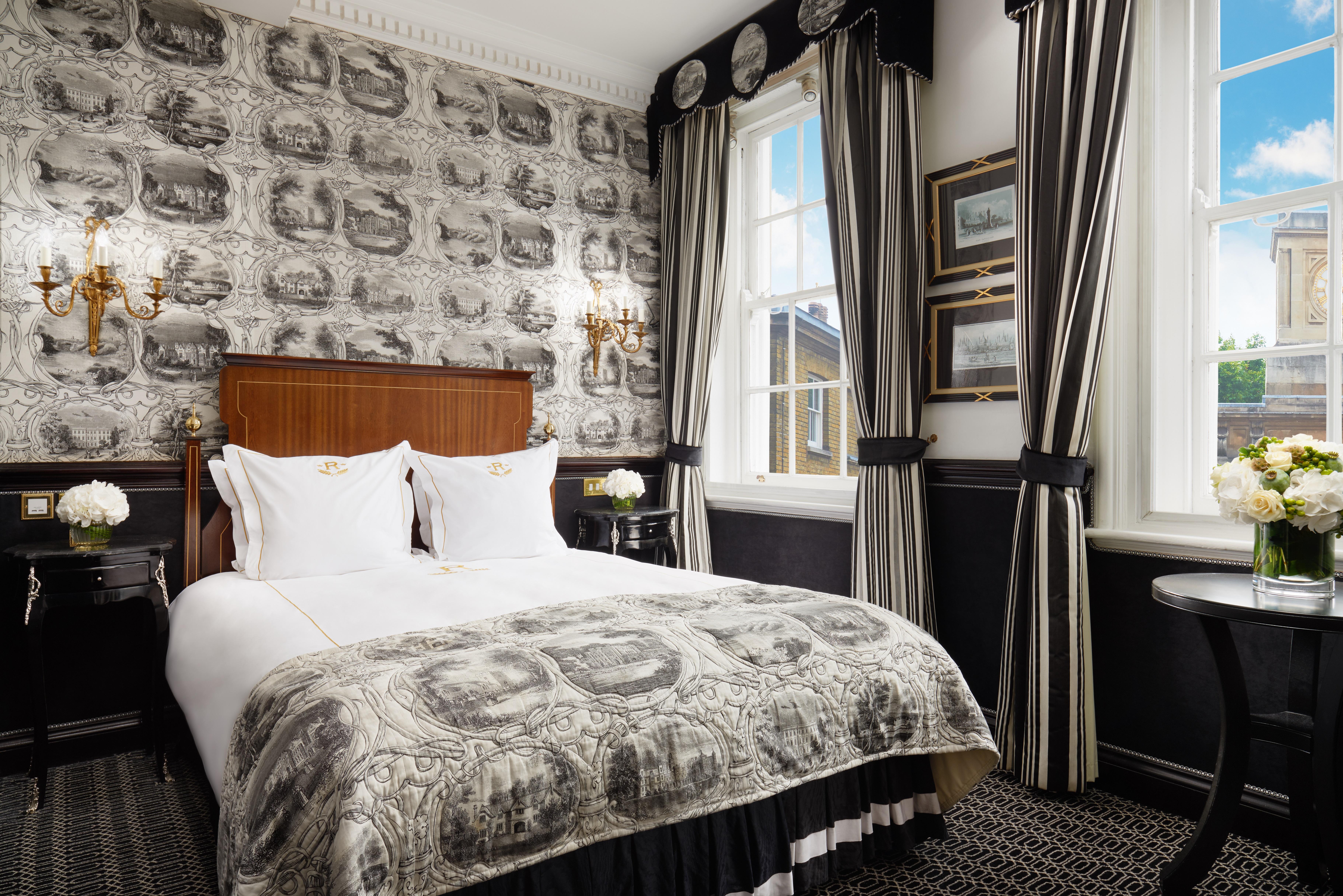 Rubens At The Palace London Luaran gambar A bedroom at the hotel