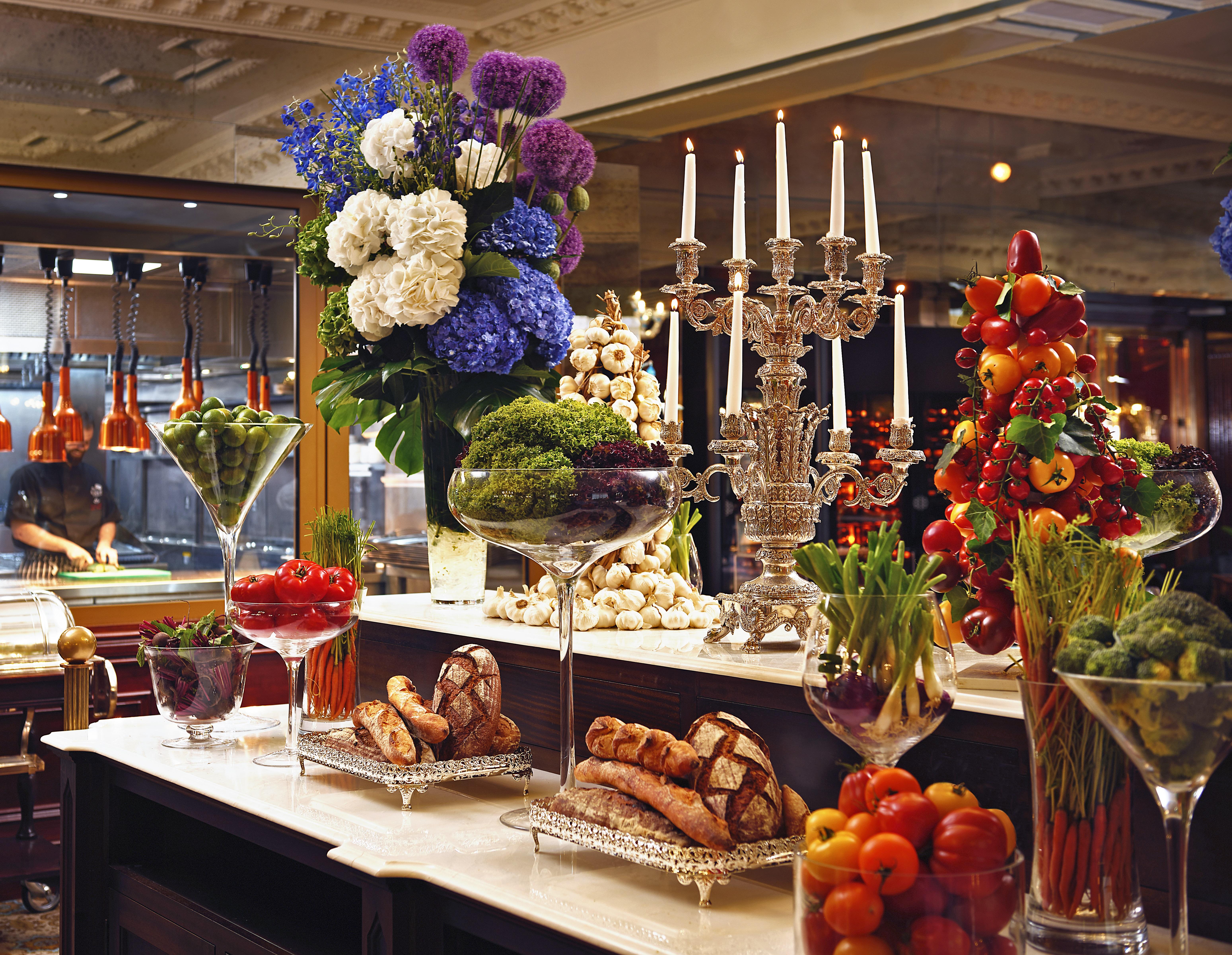Rubens At The Palace London Luaran gambar A buffet at a restaurant
