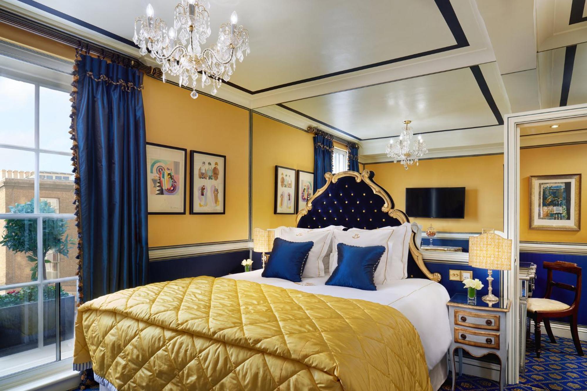 Rubens At The Palace London Luaran gambar A suite on board