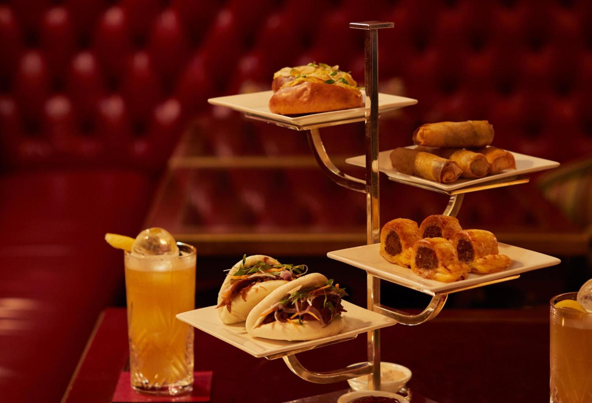 Rubens At The Palace London Luaran gambar A selection of bar snacks at the London Hilton on Park Street